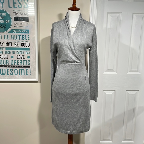 Athleta Dresses & Skirts - Athleta Chamonix sweater dress in heather gray.